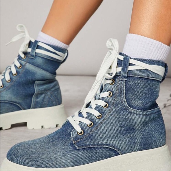 Fall boots - Picture 2 of 4